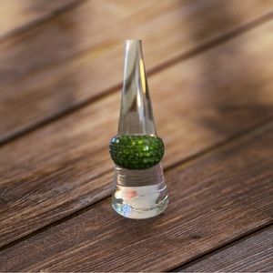 Gorgeous hallmarked 925 sterling silver green ring size 7.5